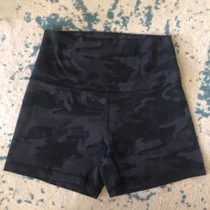 Lululemon Wunder Train High-Rise Short 4"